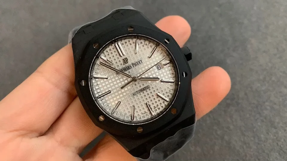 Audemars Piguet Carbon 15400