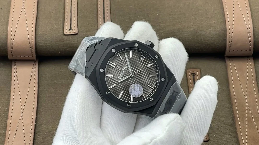 Audemars Piguet Carbon 15500