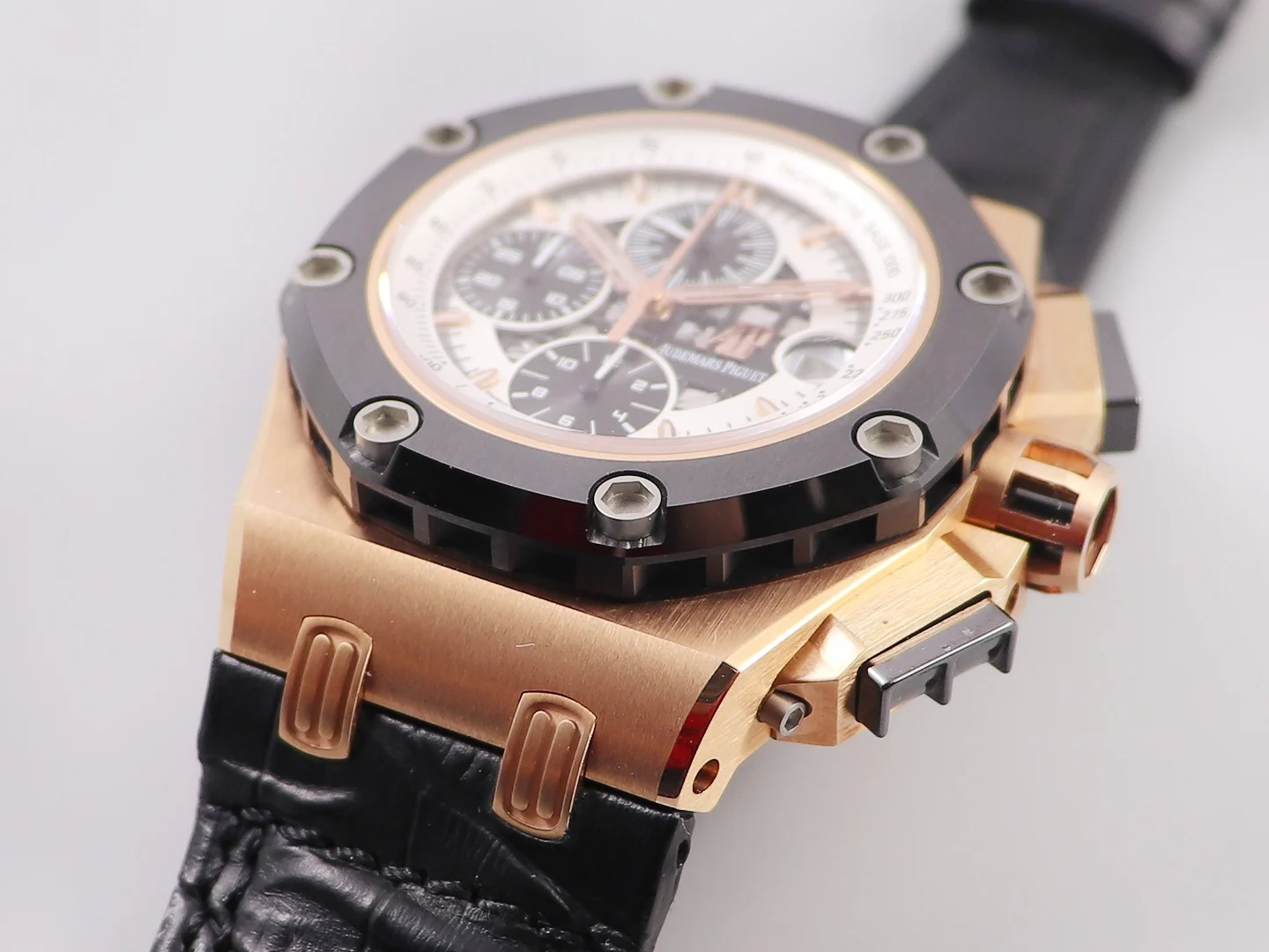 Audemars Piguet Ceramic β photographed off the sweep