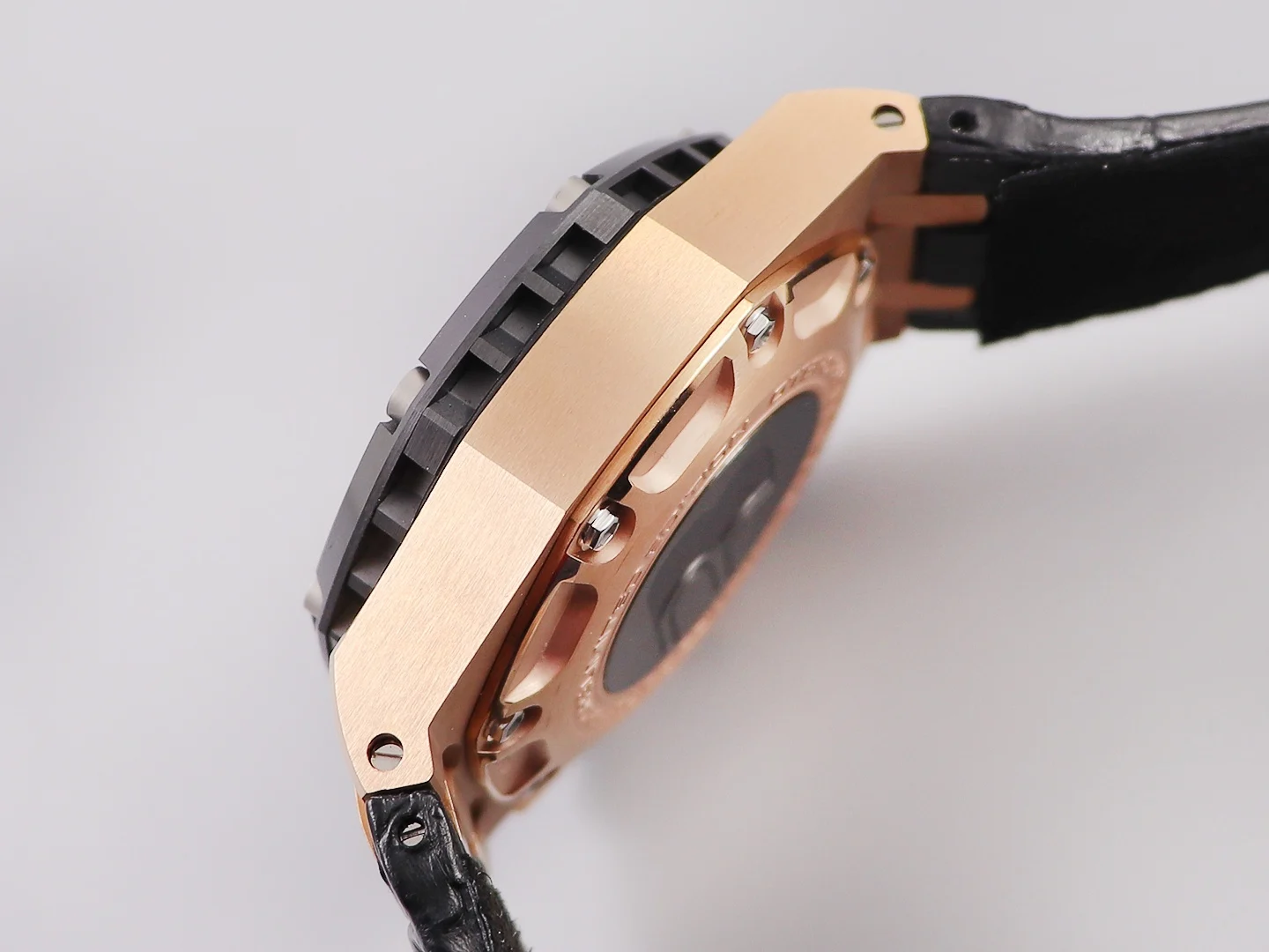 Audemars Piguet Ceramic β photographed off the sweep