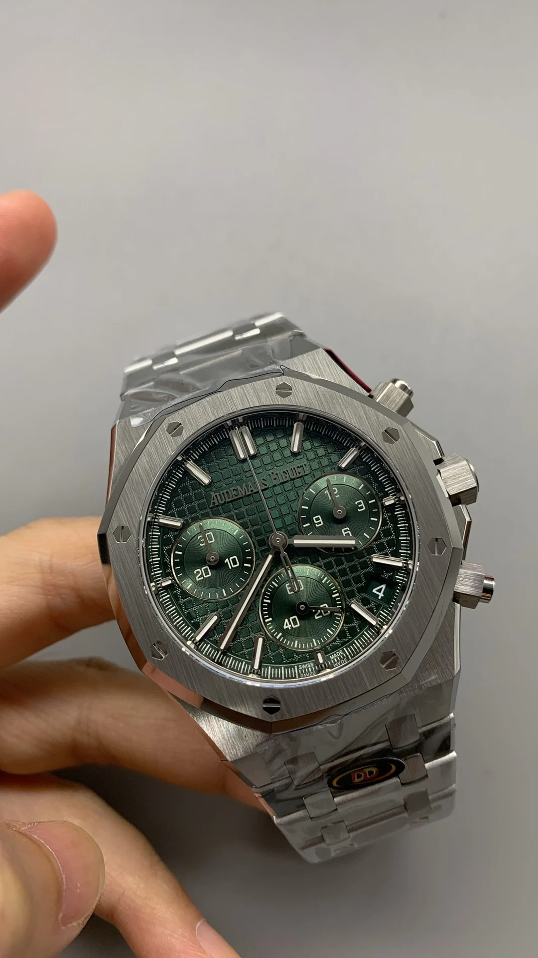 Audemars Piguet Green Dial 26240 — photographed off the sweep