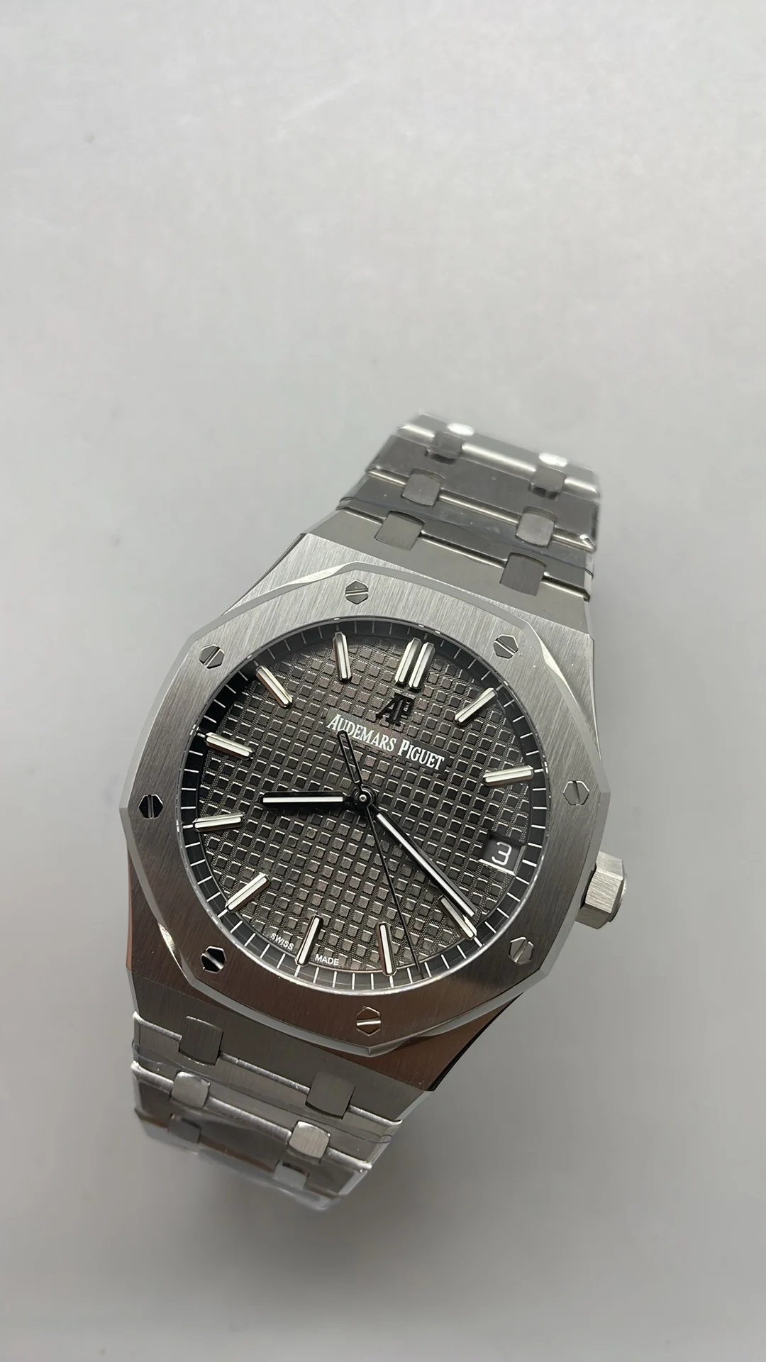 Audemars Piguet Grey Dial 15500 41mm — photographed off the sweep