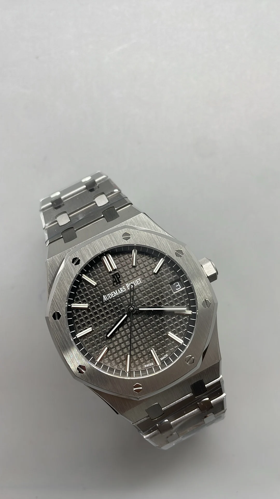 Audemars Piguet Grey Dial 15500 41mm — photographed off the sweep