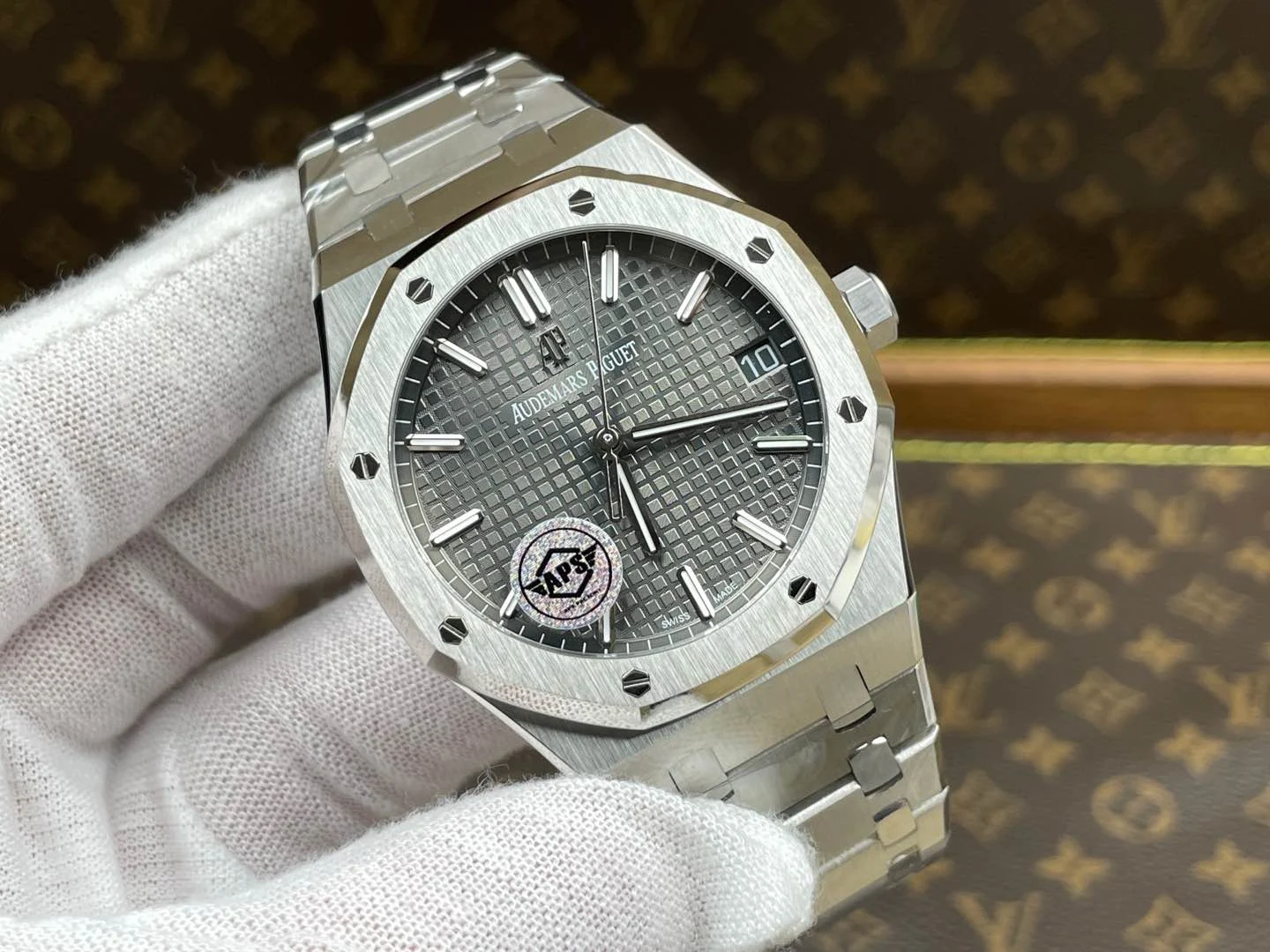 Audemars Piguet Grey Dial 41mm — photographed off the sweep