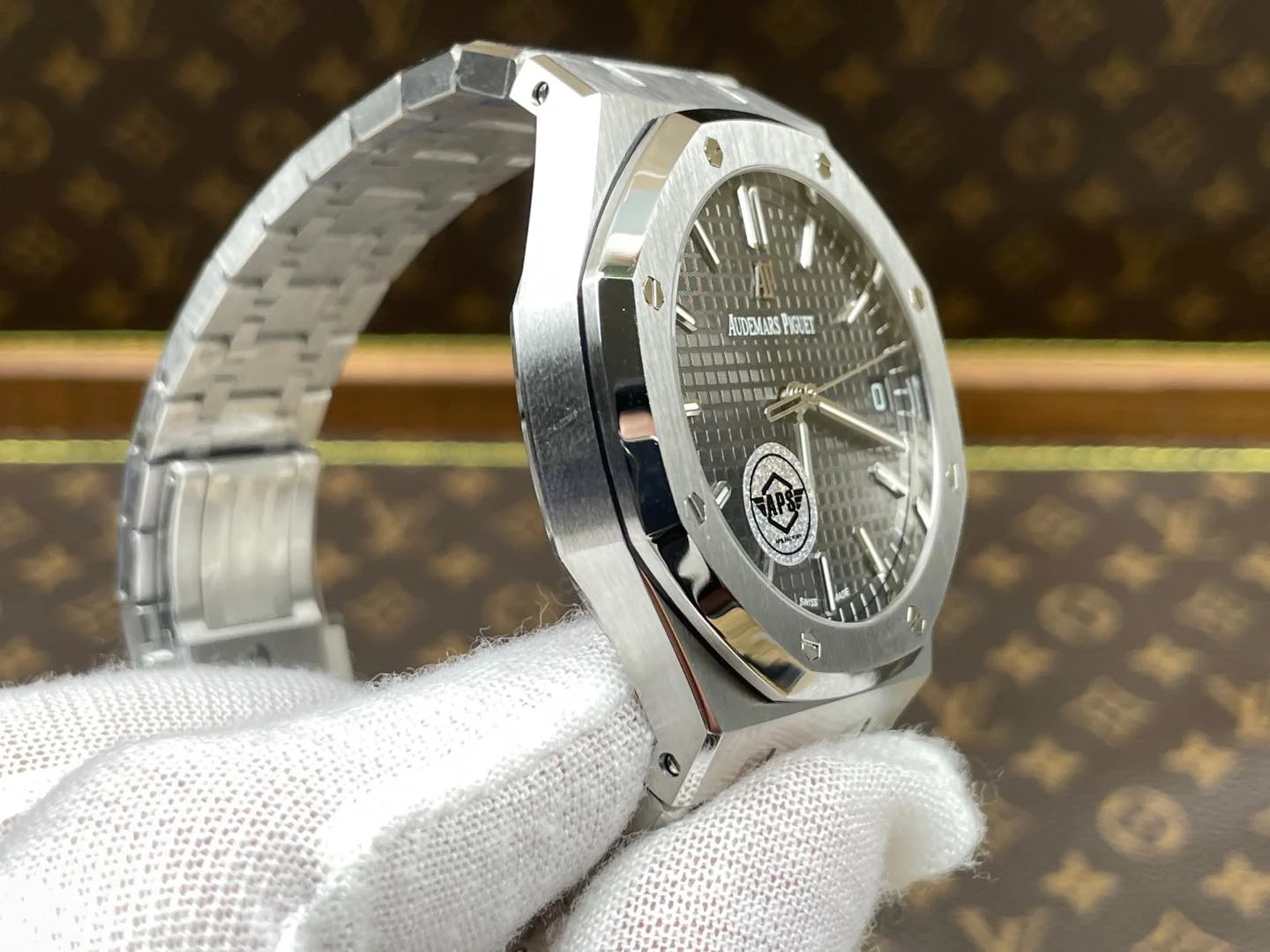 Audemars Piguet Grey Dial 41mm — photographed off the sweep