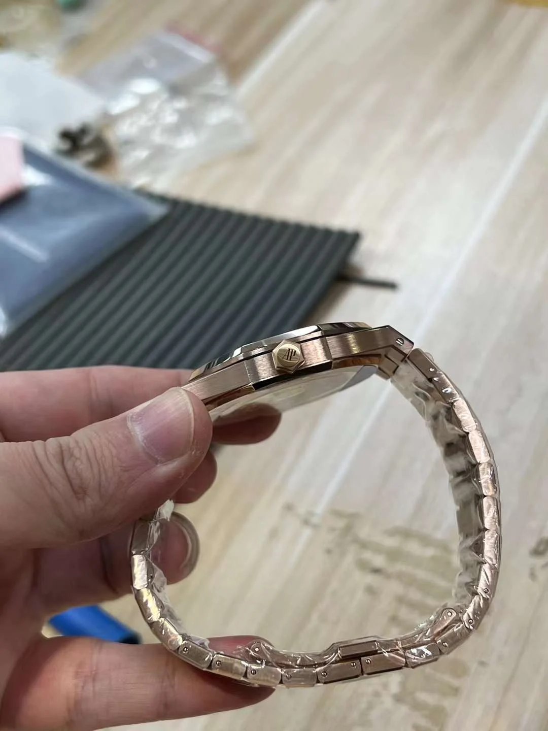 Audemars Piguet Rose Gold 15400 — photographed off the sweep