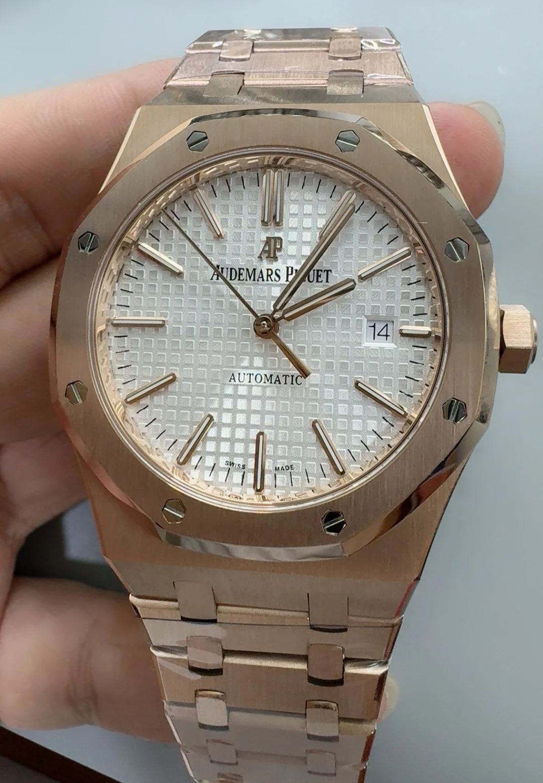 Audemars Piguet Rose Gold 15400 41mm — photographed off the sweep