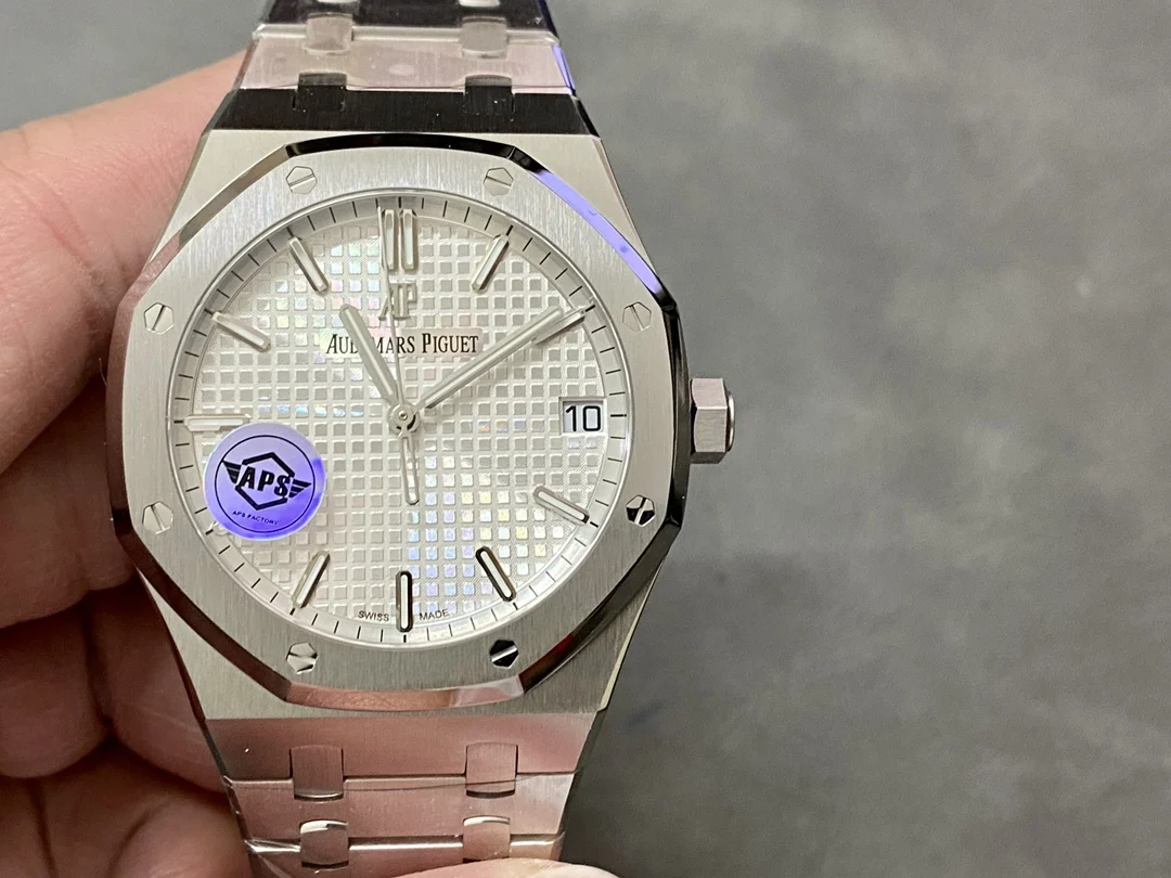 Audemars Piguet Royal Oak 15500 — photographed off the sweep
