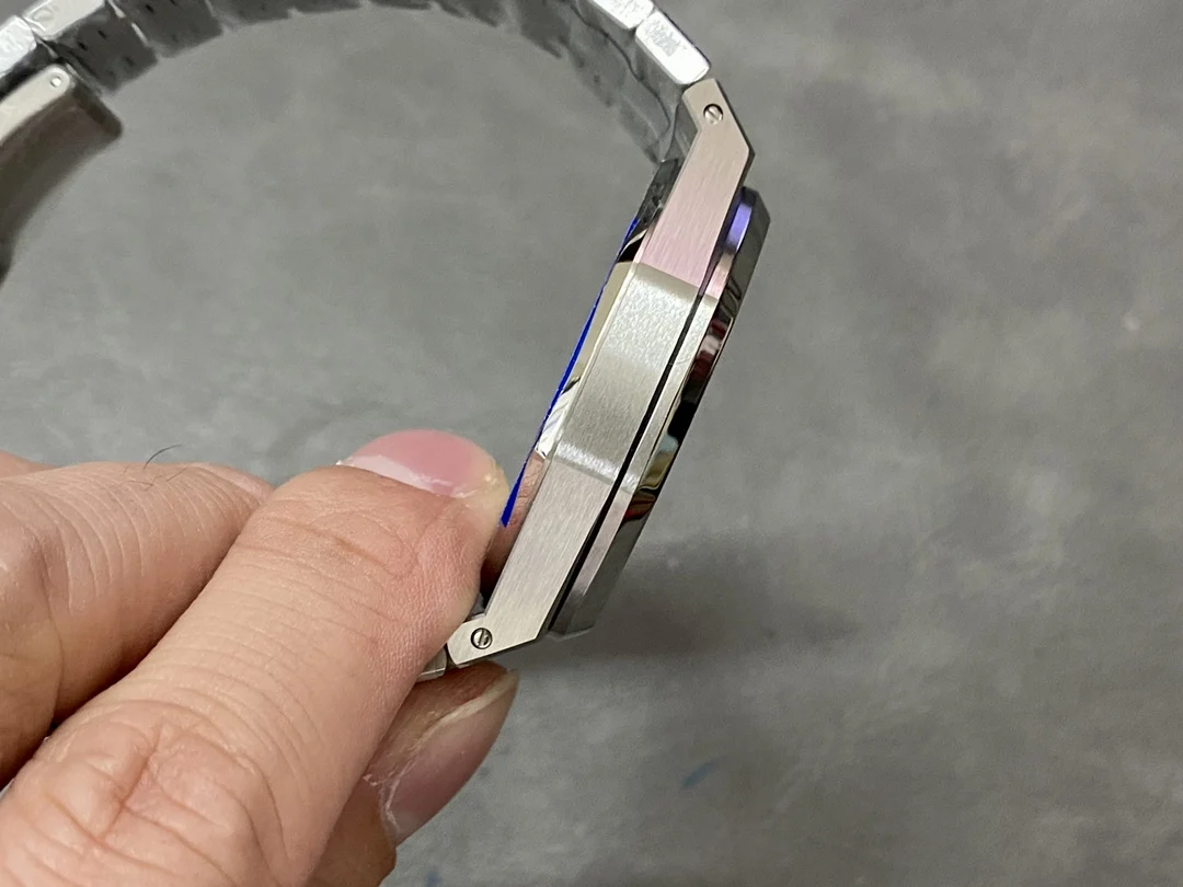 Audemars Piguet Royal Oak 15500 — photographed off the sweep