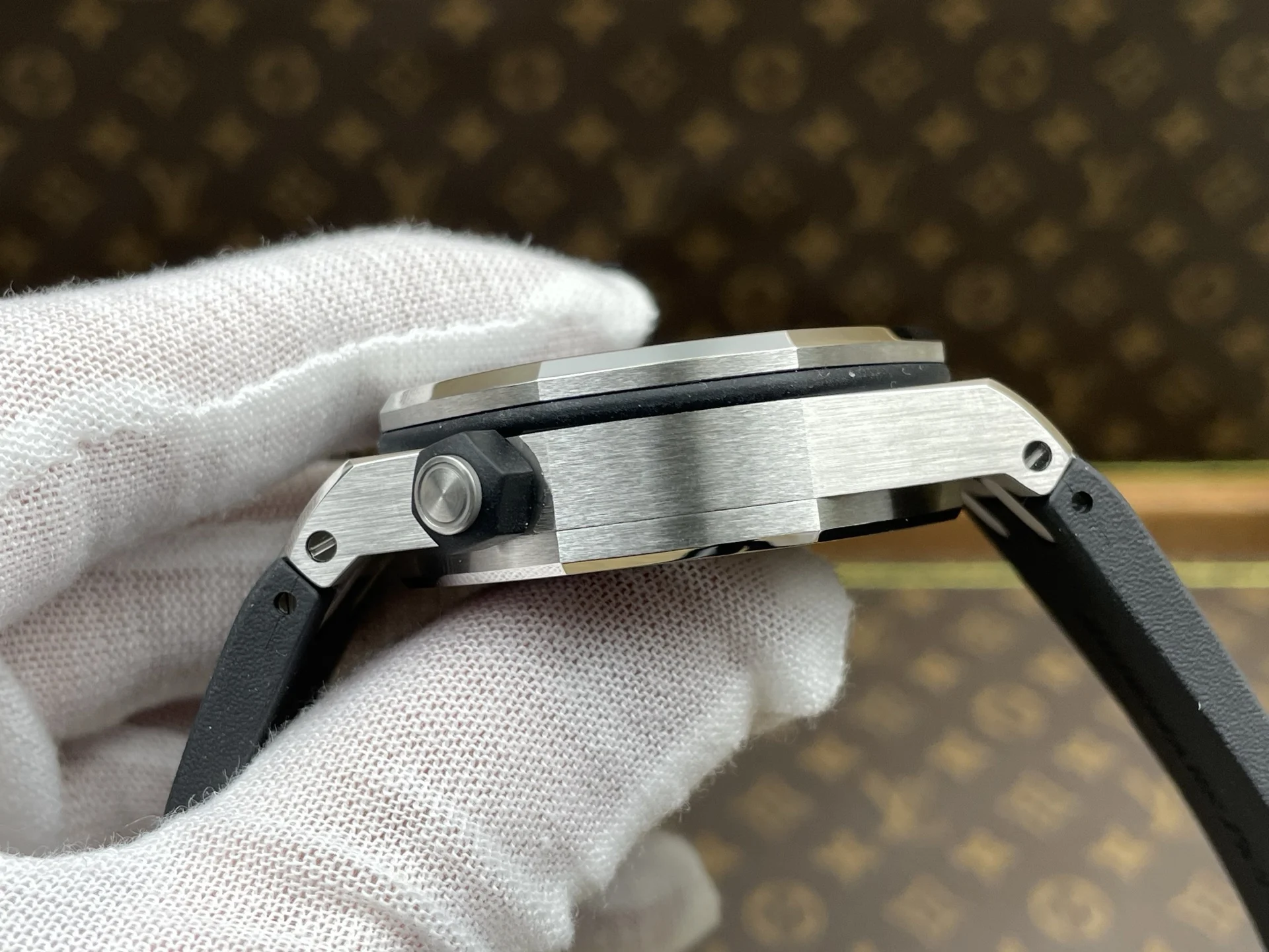 Audemars Piguet Royal Oak 15703 — photographed off the sweep
