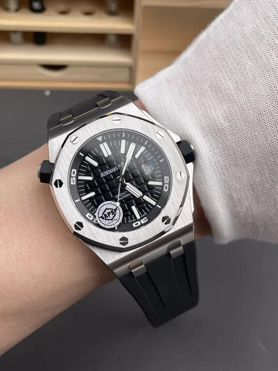 Audemars Piguet Royal Oak 15710 42mm