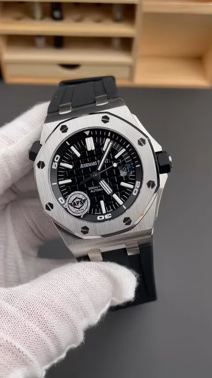 Audemars Piguet Royal Oak 15710 42mm