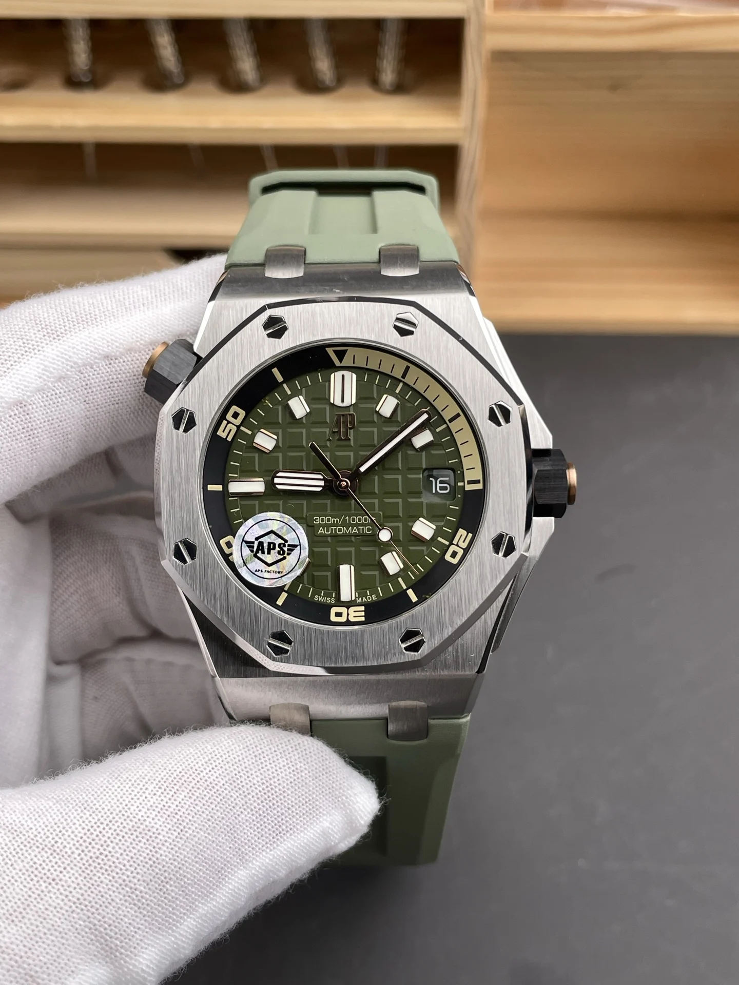 Audemars Piguet Royal Oak 15720 — photographed off the sweep
