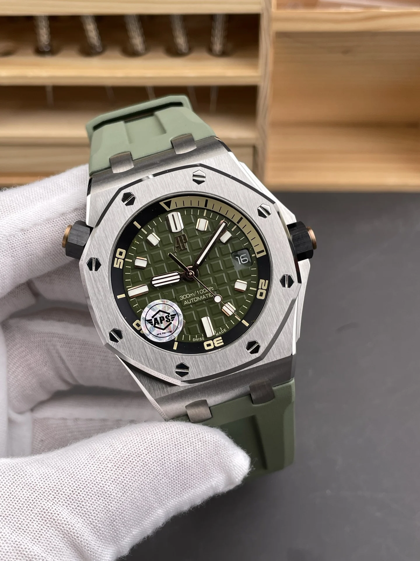 Audemars Piguet Royal Oak 15720 — photographed off the sweep