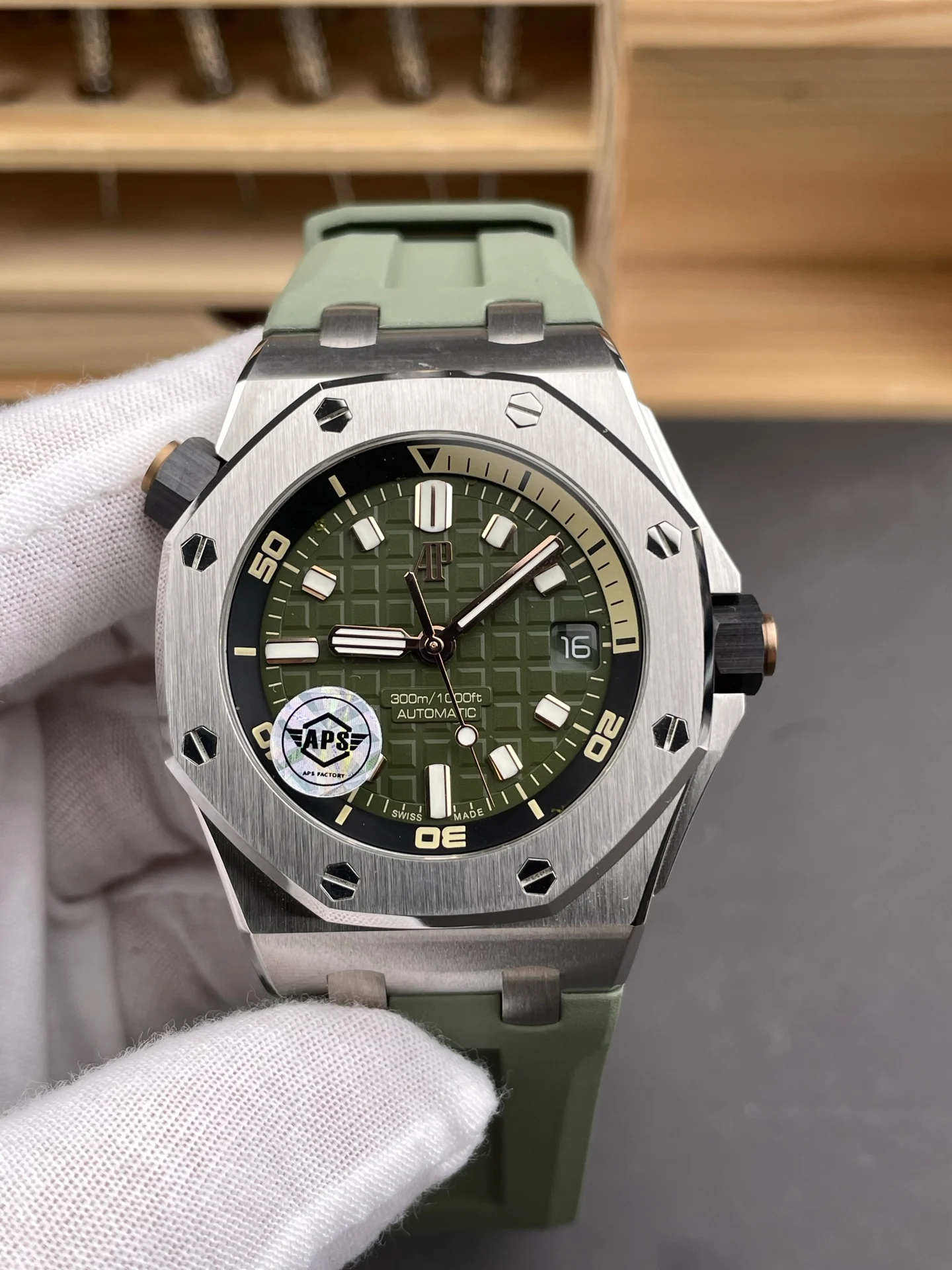 Audemars Piguet Royal Oak 15720 — photographed off the sweep