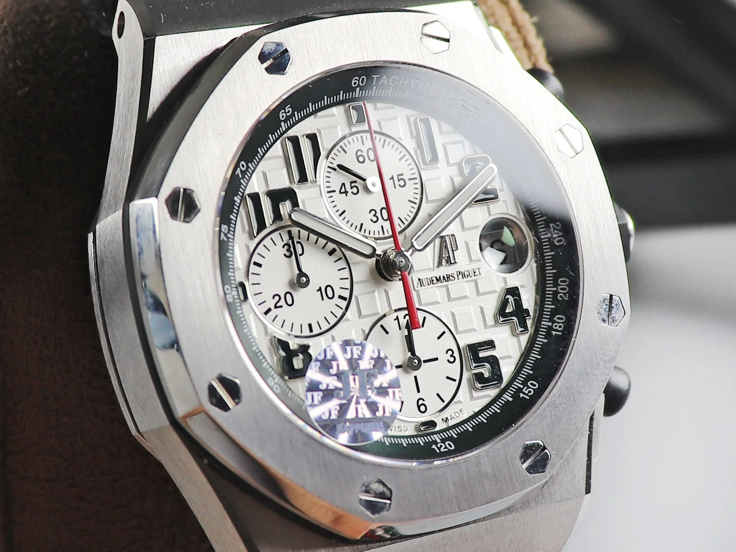 Audemars Piguet Royal Oak 26170 42 × 16mm — photographed off the sweep