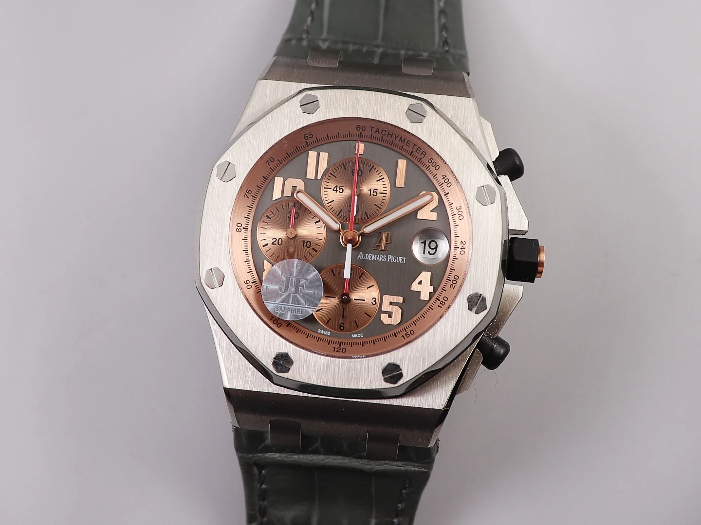 Audemars Piguet Royal Oak 26170 42 × 16mm — photographed off the sweep