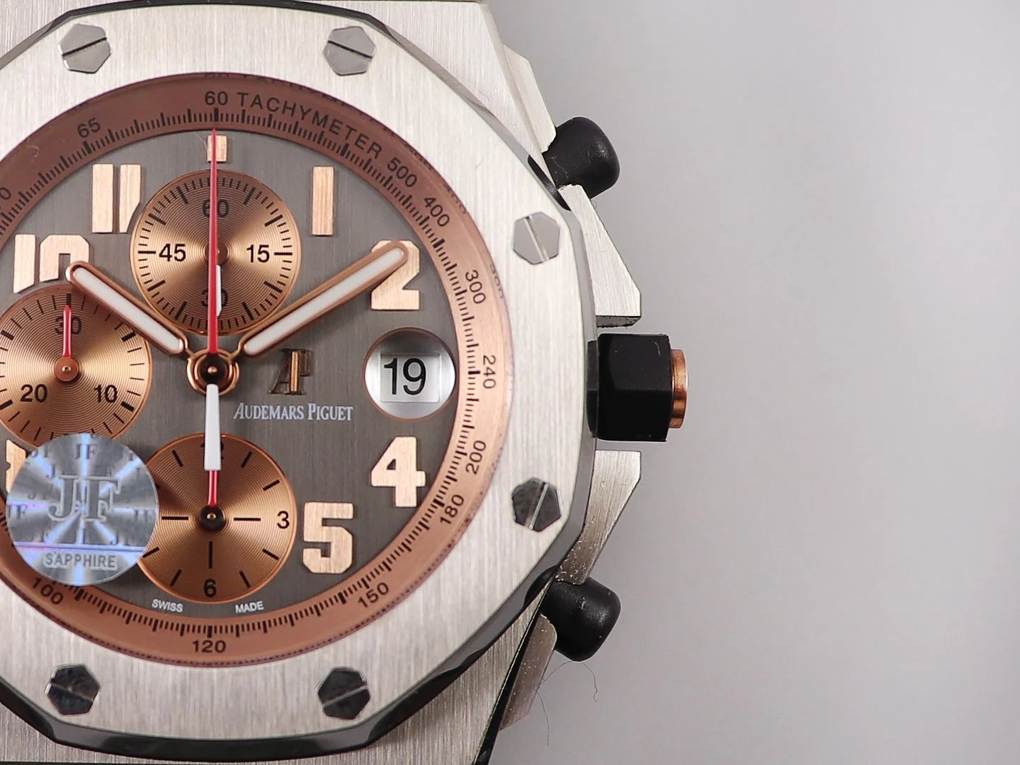 Audemars Piguet Royal Oak 26170 42 × 16mm — photographed off the sweep