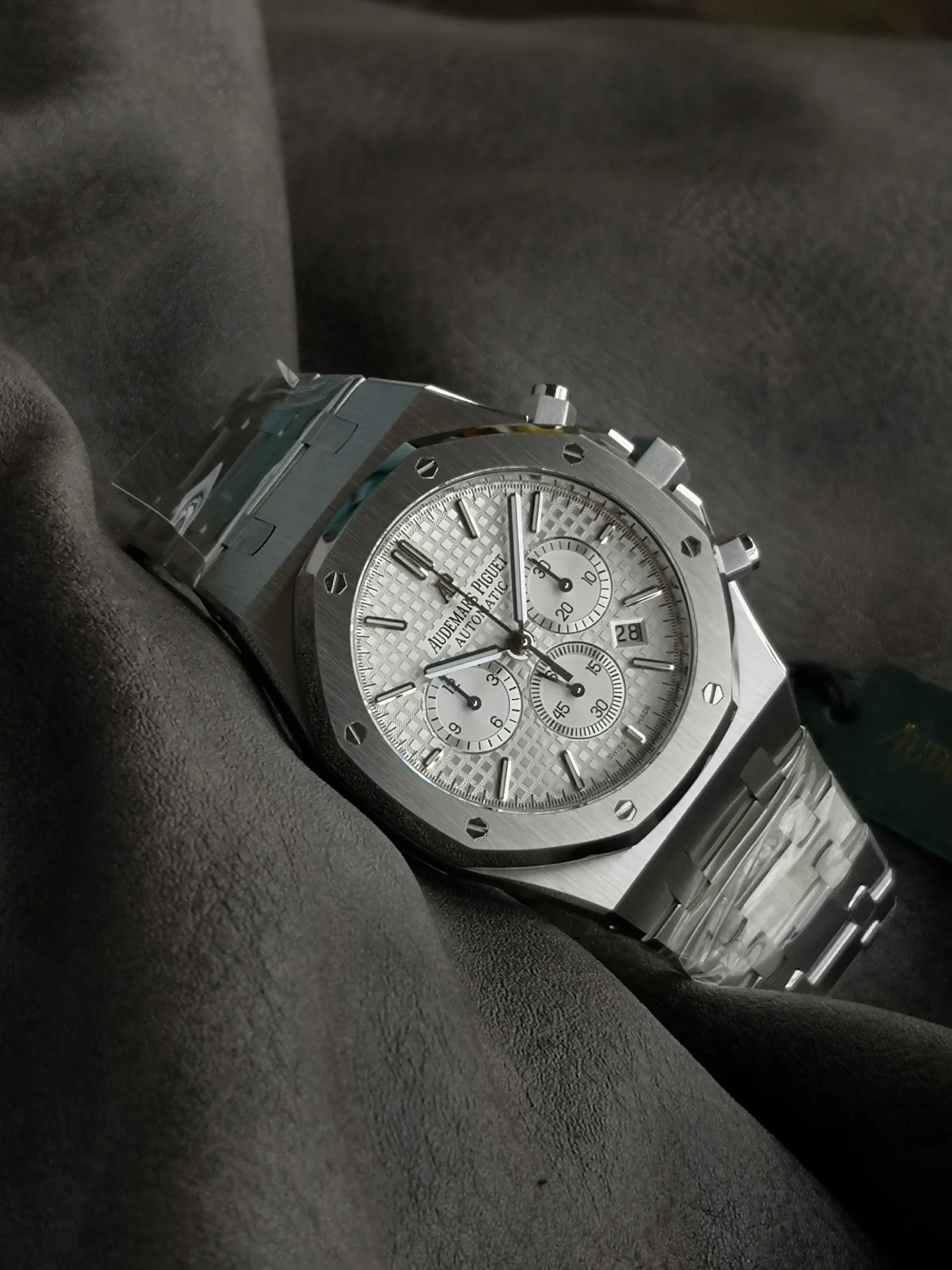 Audemars Piguet Royal Oak 26320ST.OO.1220ST.02 — photographed off the sweep