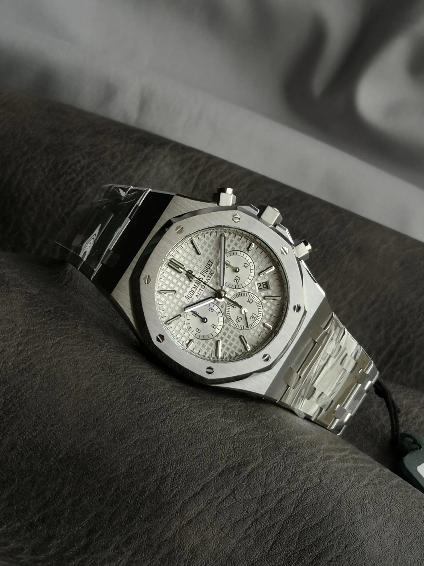 Audemars Piguet Royal Oak 26320ST.OO.1220ST.02 — photographed off the sweep