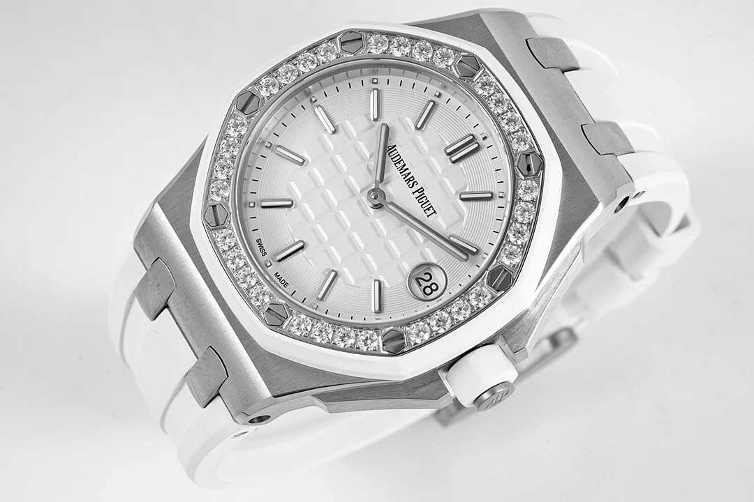 Audemars Piguet Royal Oak 67540OK — photographed off the sweep