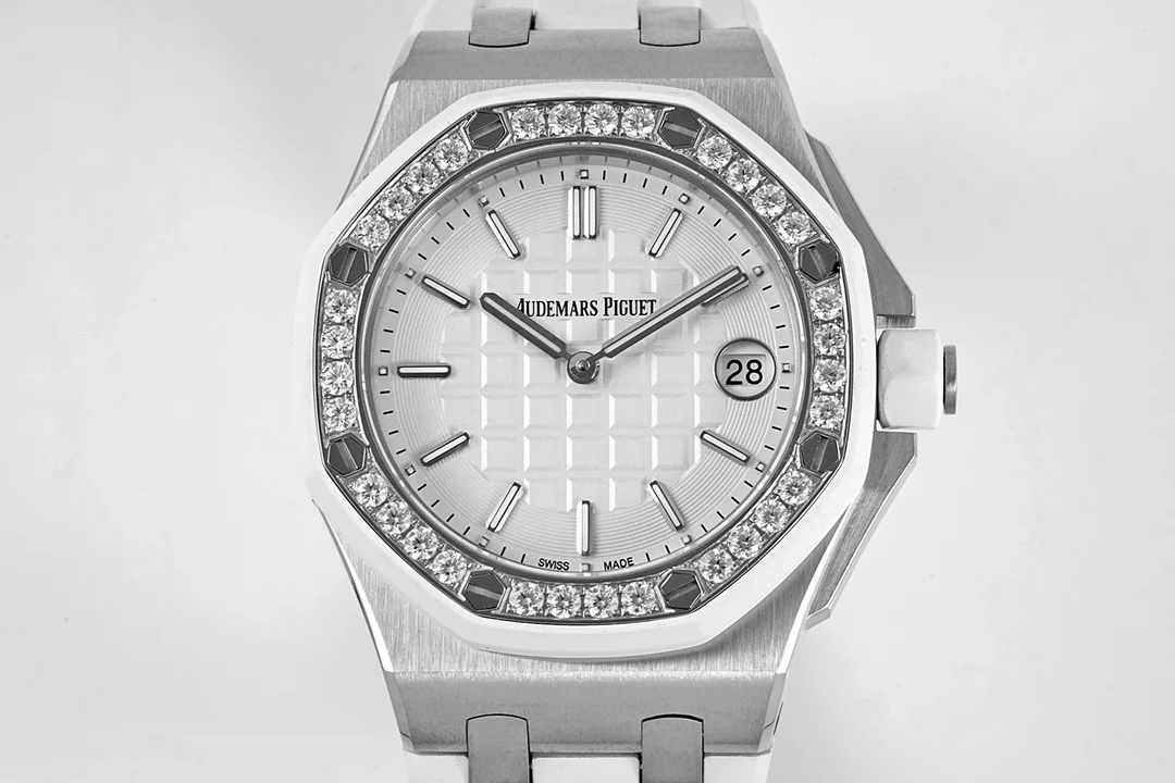 Audemars Piguet Royal Oak 67540OK — photographed off the sweep
