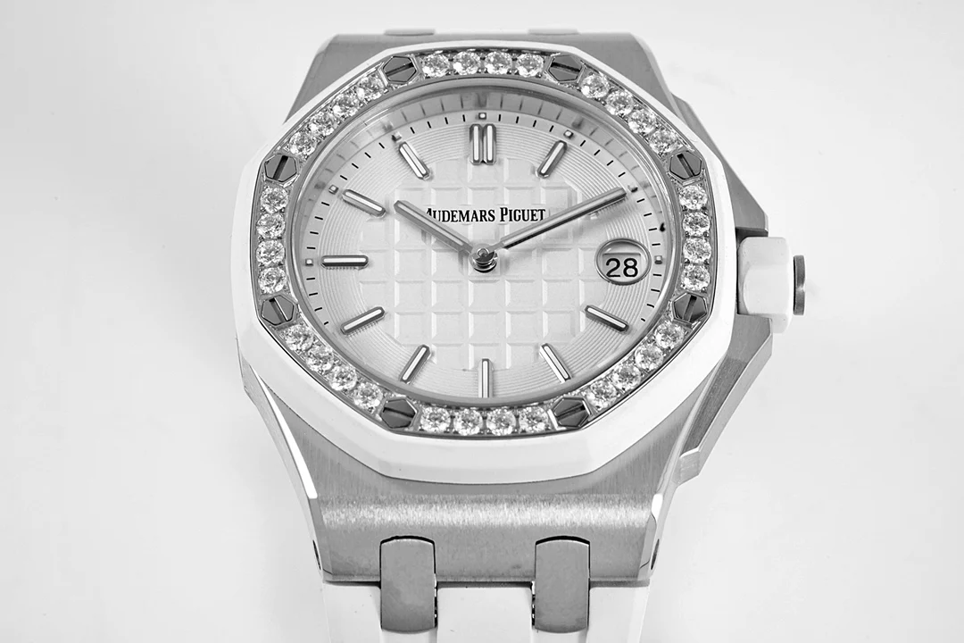 Audemars Piguet Royal Oak 67540OK — photographed off the sweep