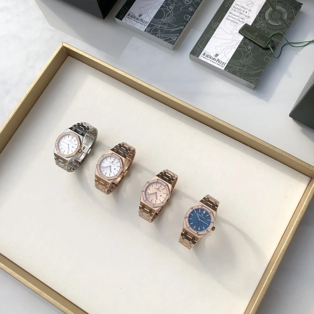 Audemars Piguet Royal Oak 67651 — photographed off the sweep