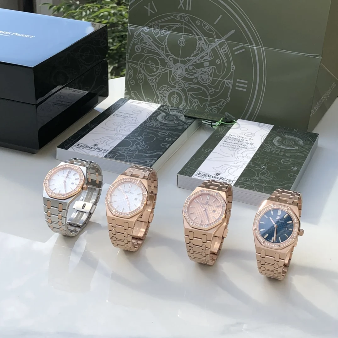 Audemars Piguet Royal Oak 67651 — photographed off the sweep