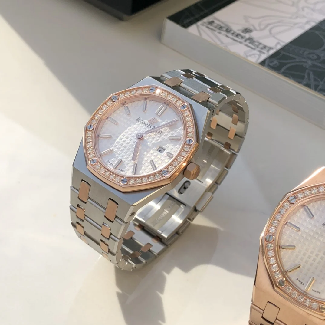 Audemars Piguet Royal Oak 67651 — photographed off the sweep