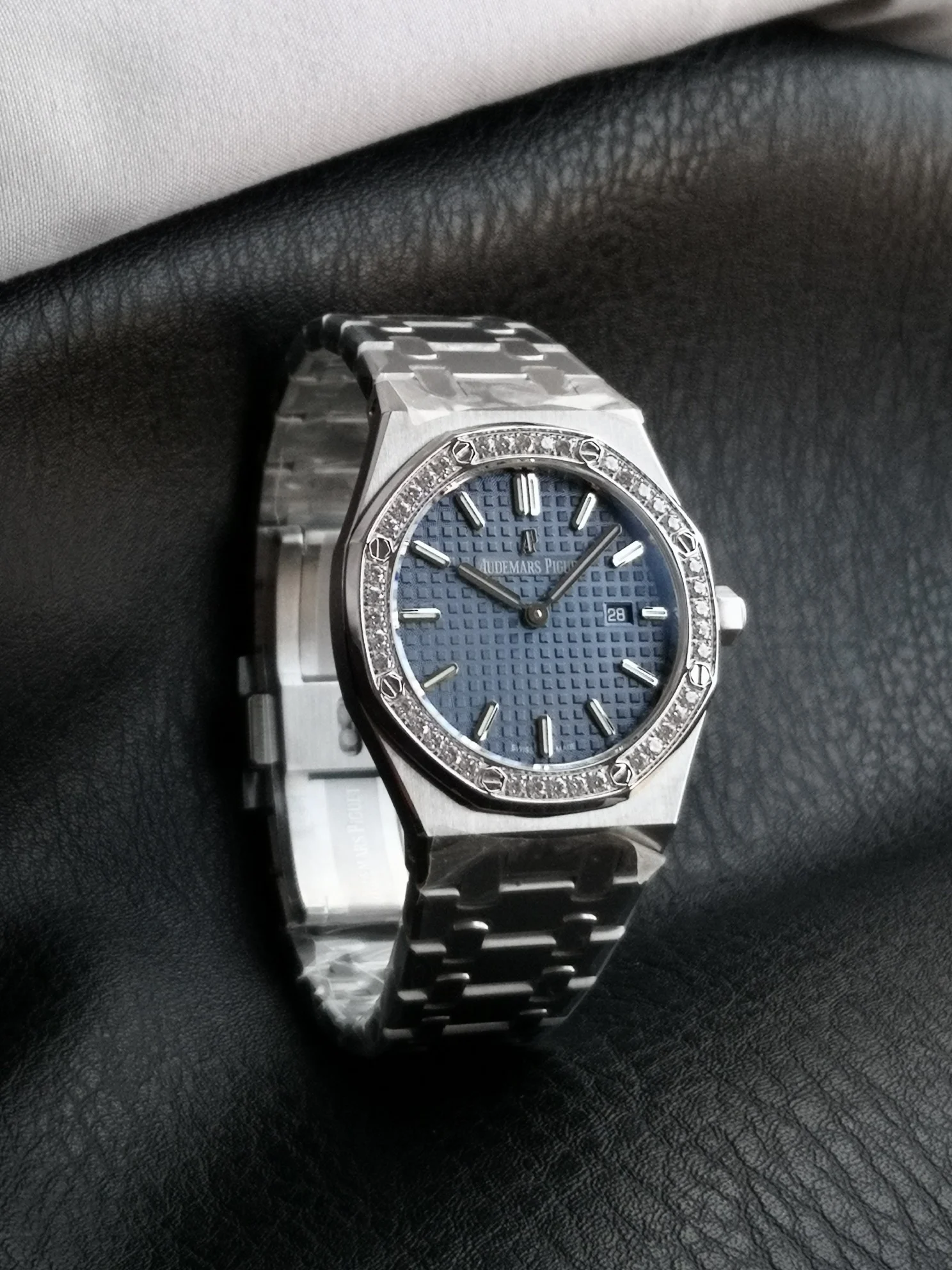 Audemars Piguet Royal Oak 67651OR — photographed off the sweep