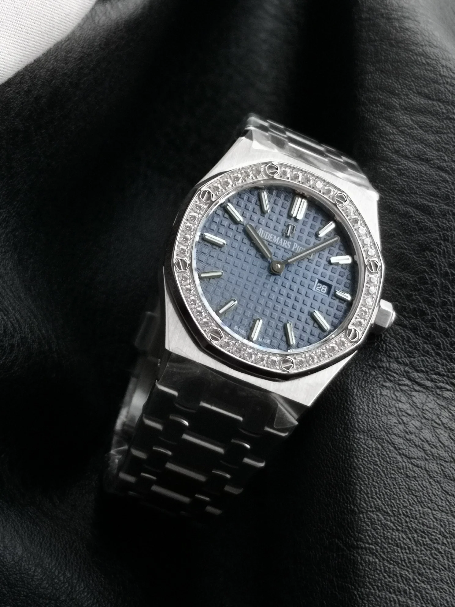 Audemars Piguet Royal Oak 67651OR — photographed off the sweep