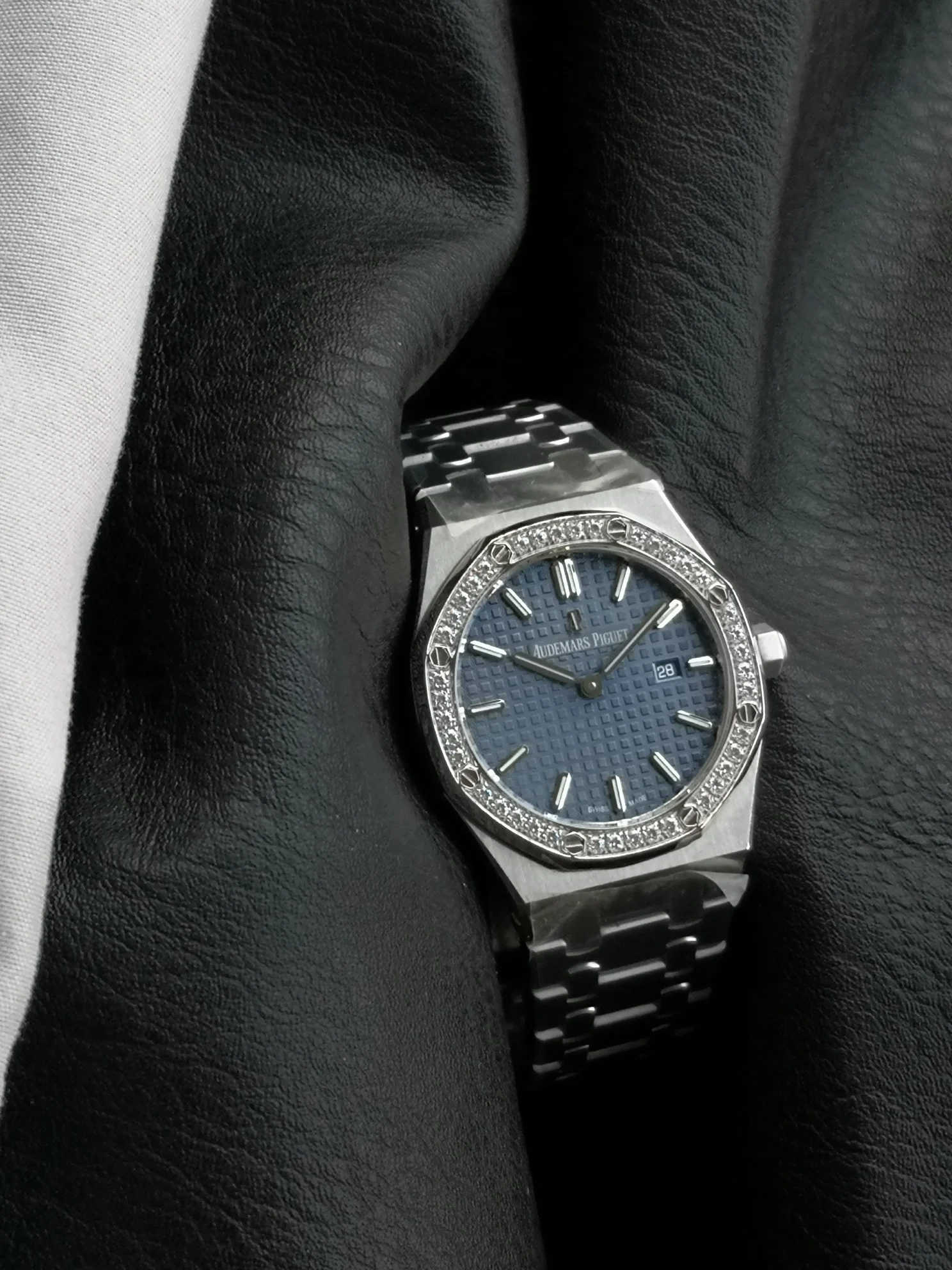 Audemars Piguet Royal Oak 67651OR — photographed off the sweep