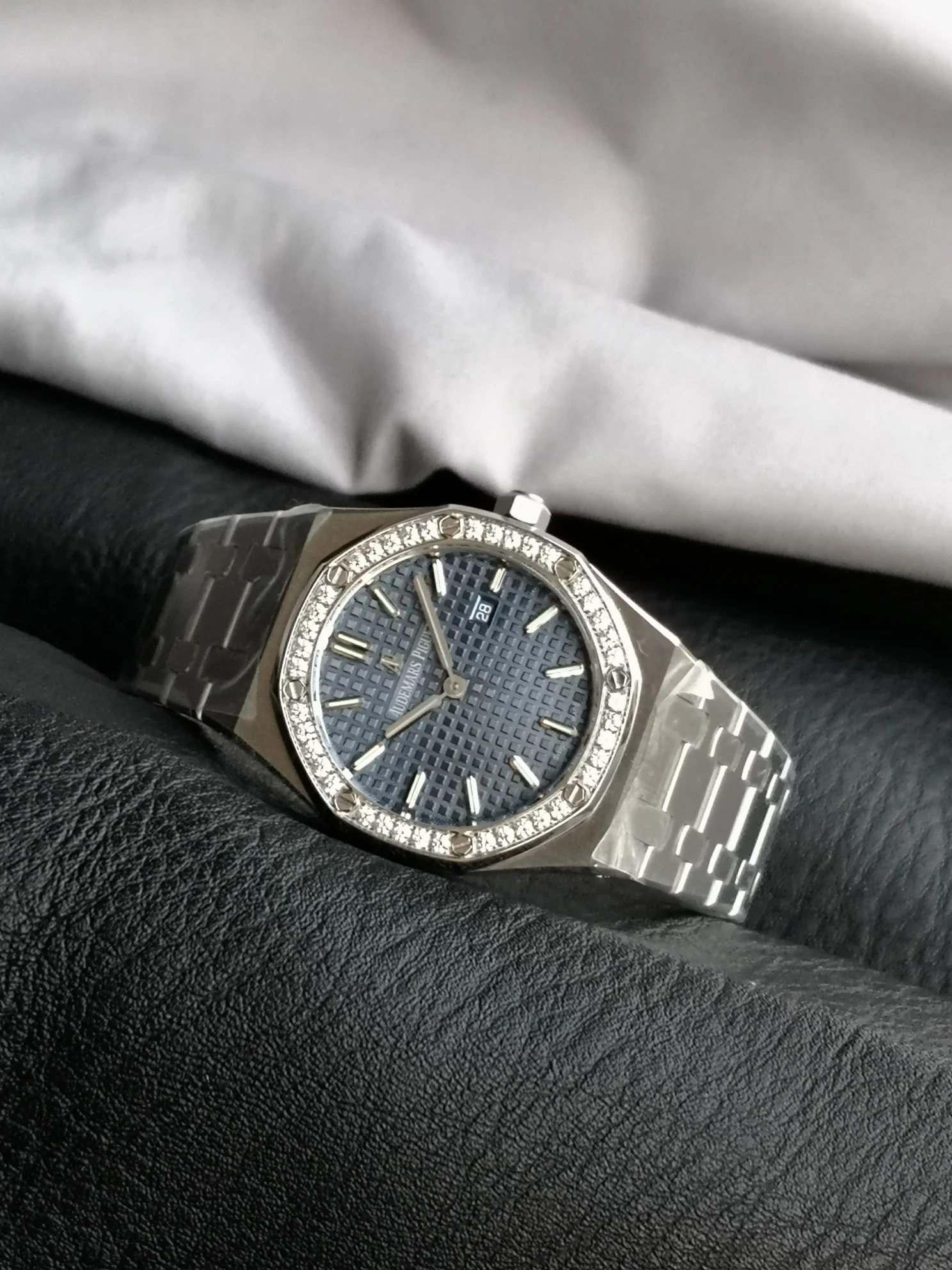 Audemars Piguet Royal Oak 67651OR — photographed off the sweep