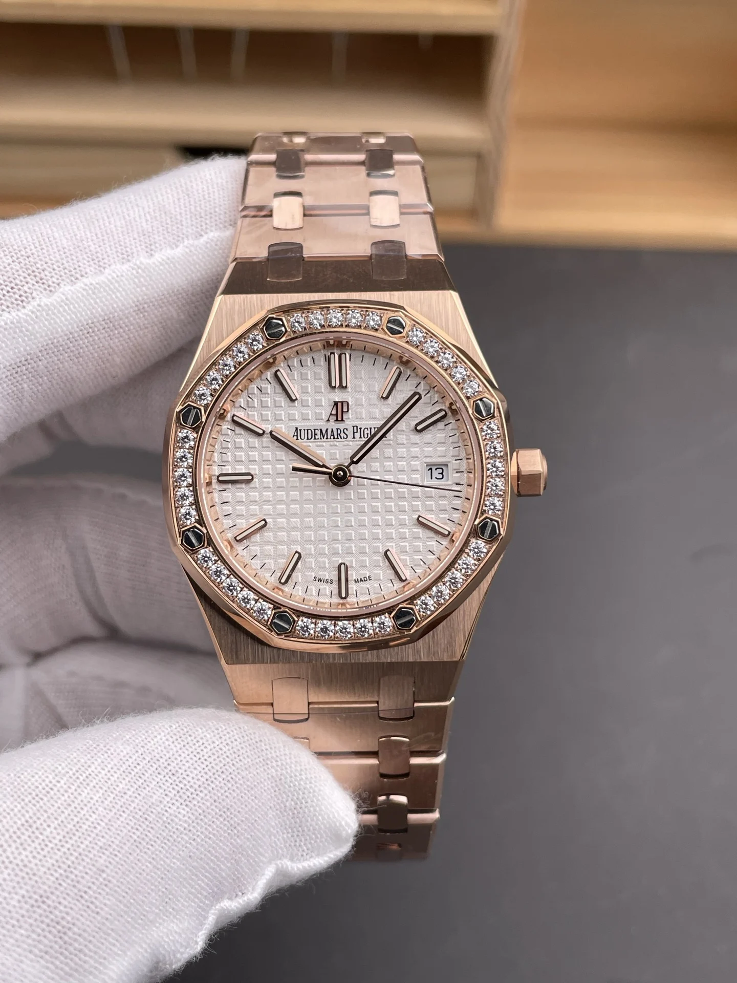 Audemars Piguet Royal Oak 77351 — photographed off the sweep