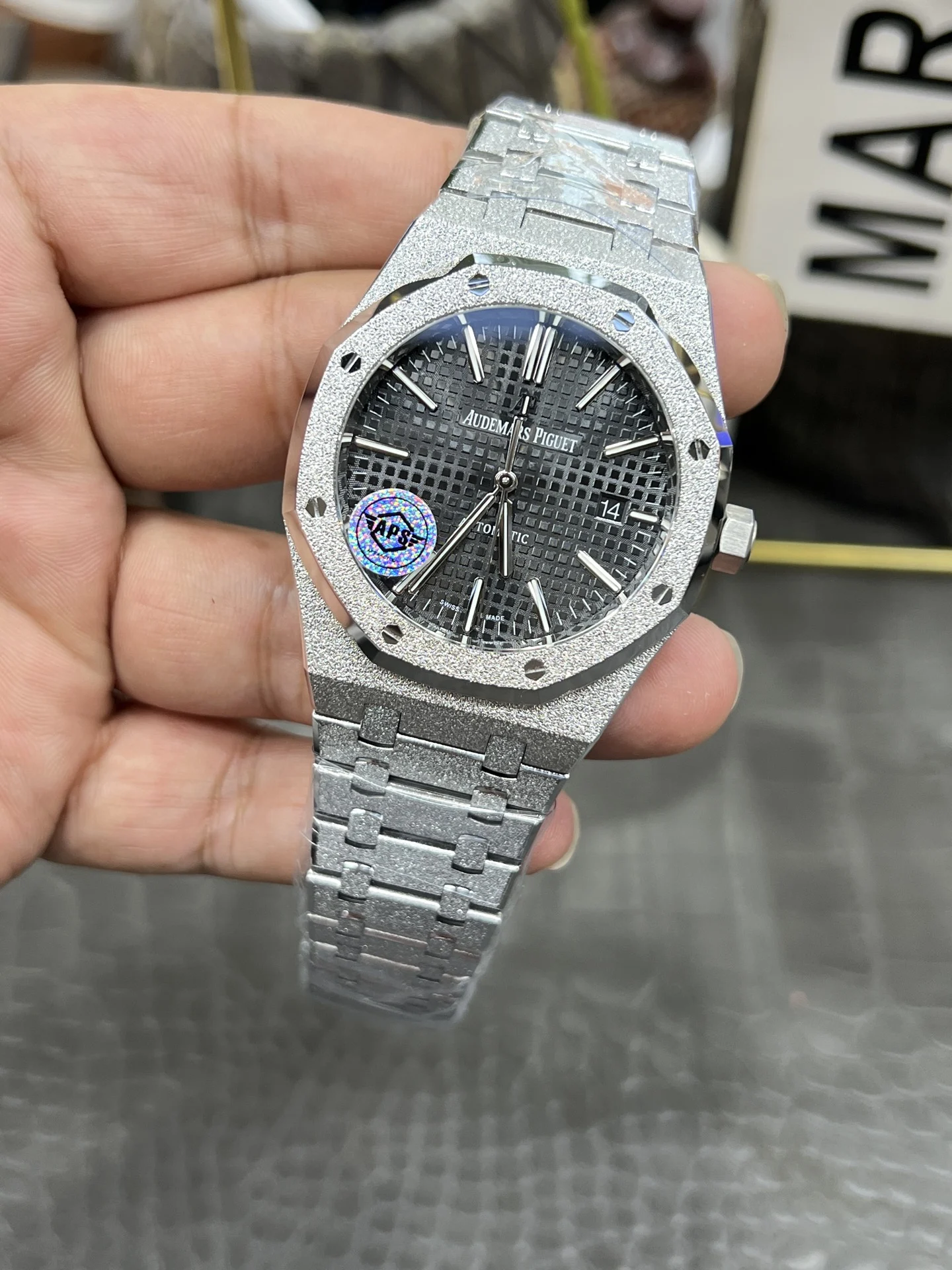 Audemars Piguet Royal Oak Black Dial 15400 41mm — photographed off the sweep