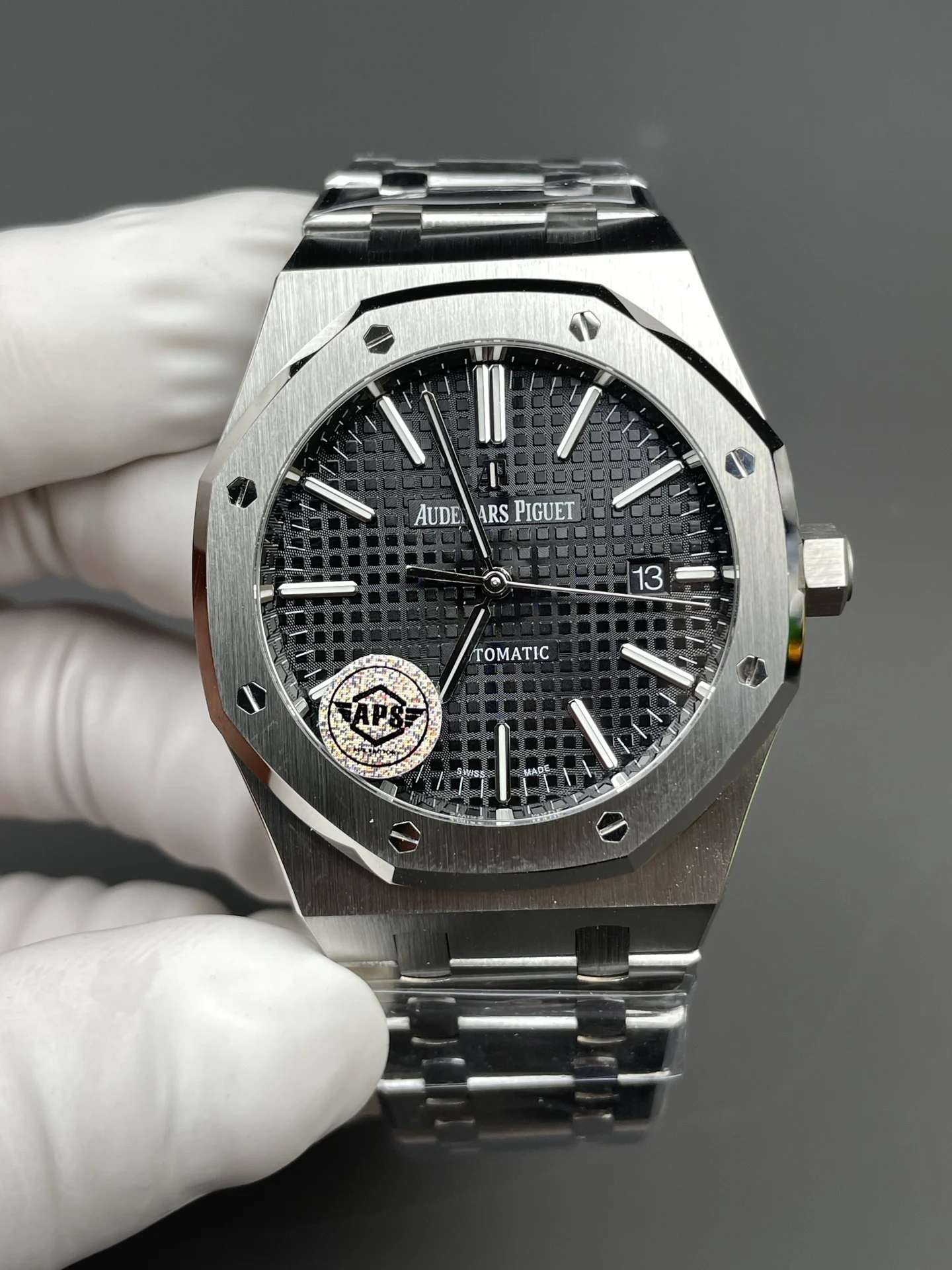 Audemars Piguet Royal Oak Black Dial 15400 41mm — photographed off the sweep