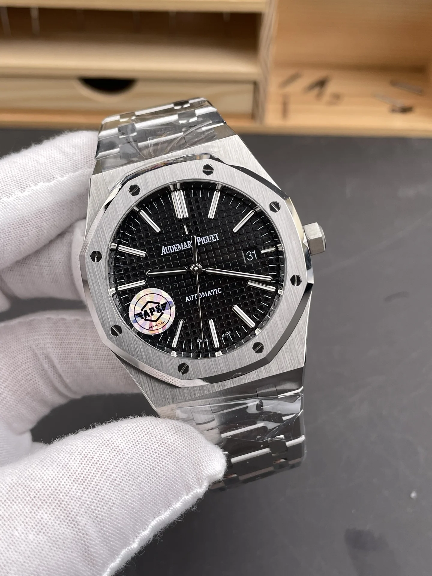 Audemars Piguet Royal Oak Black Dial 15400 41mm — photographed off the sweep
