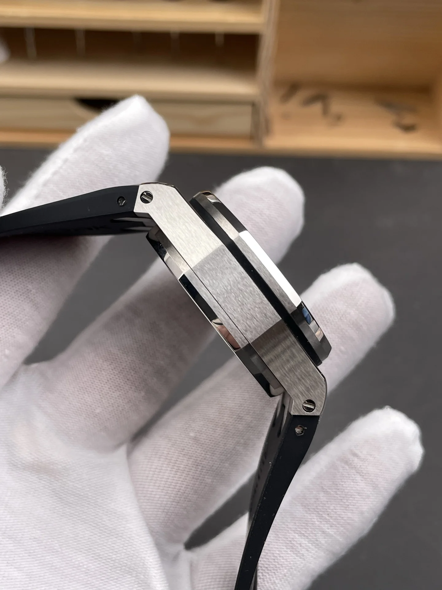 Audemars Piguet Royal Oak Black Dial 26231 — photographed off the sweep