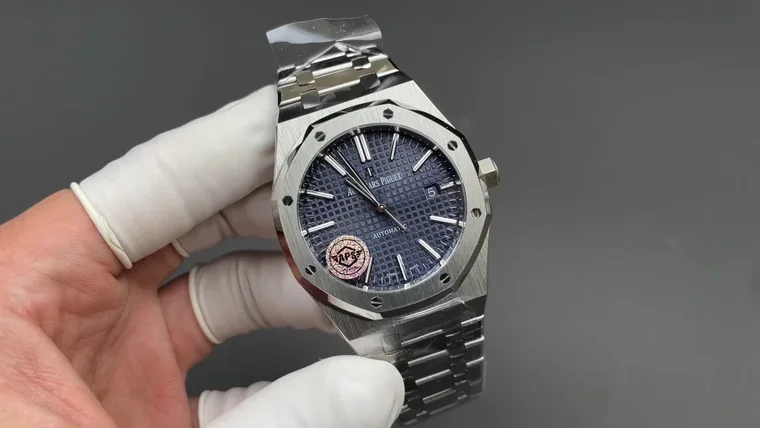 Audemars Piguet Royal Oak Blue Dial 15400