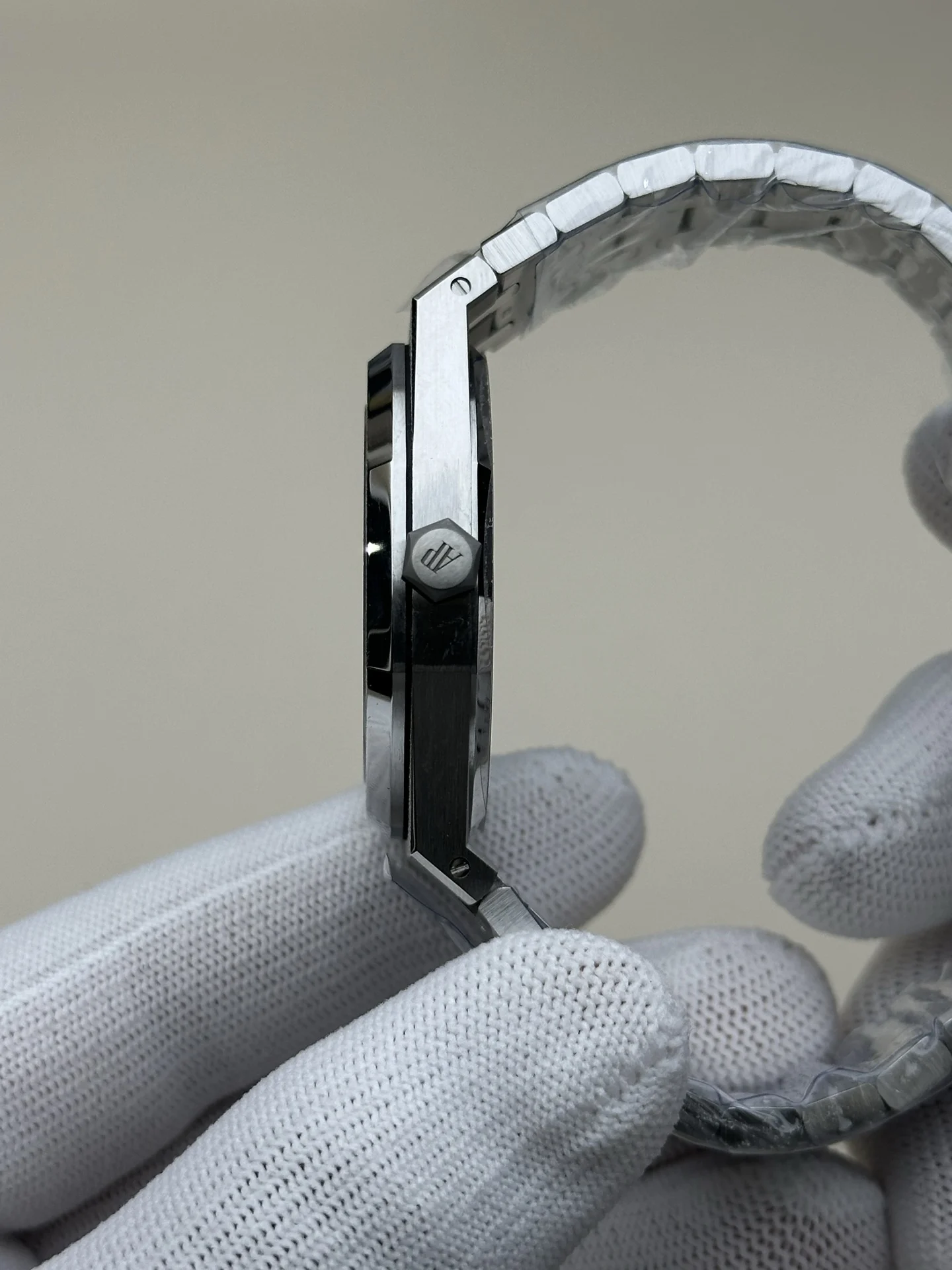 Audemars Piguet Royal Oak Ceramic 15416 — photographed off the sweep