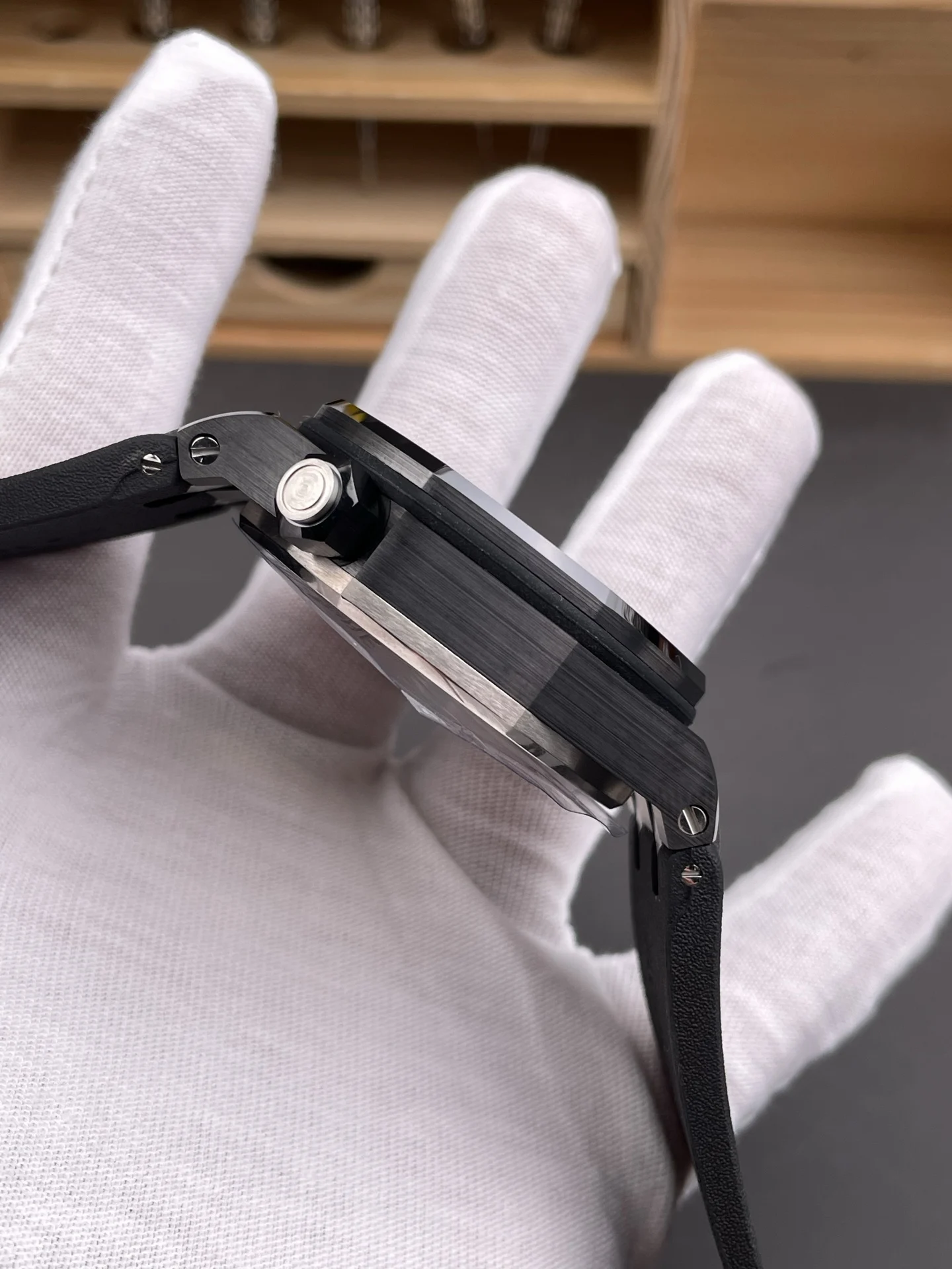 Audemars Piguet Royal Oak Ceramic Black Dial 15707 — photographed off the sweep