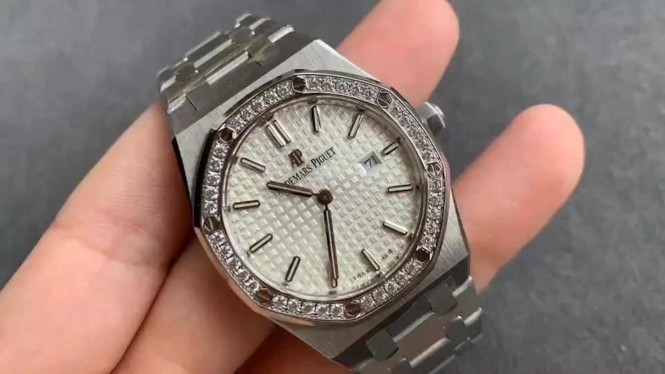 Audemars Piguet Royal Oak Diamond-Set 67651ST.ZZ.1261ST.01 33mm