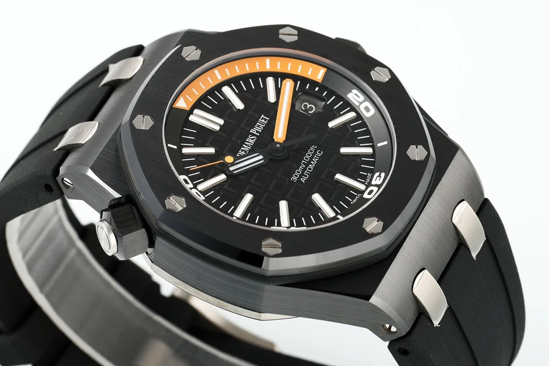 Audemars Piguet Royal Oak Offshore 15707 — photographed off the sweep