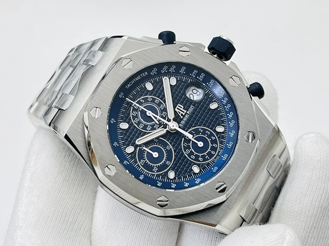 Audemars Piguet Royal Oak Offshore 26237 — photographed off the sweep