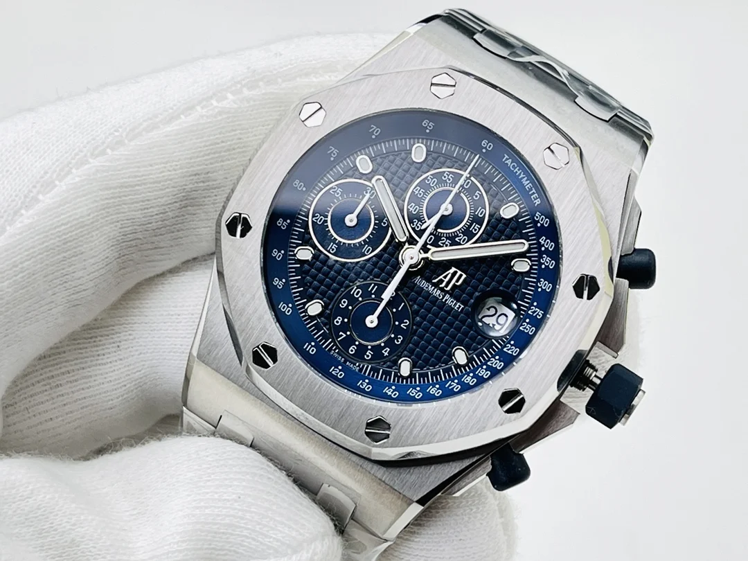 Audemars Piguet Royal Oak Offshore 26237 — photographed off the sweep