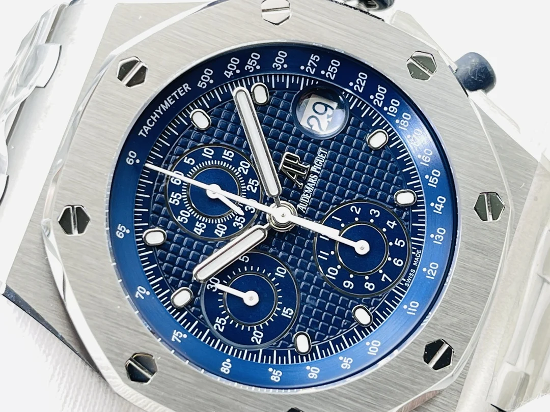 Audemars Piguet Royal Oak Offshore 26237 — photographed off the sweep