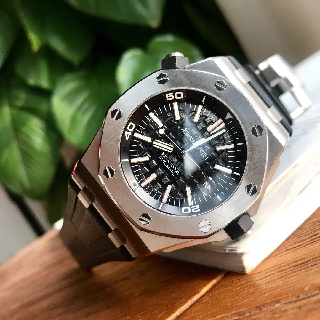 Audemars Piguet Royal Oak Offshore Black Dial 15703 — photographed off the sweep