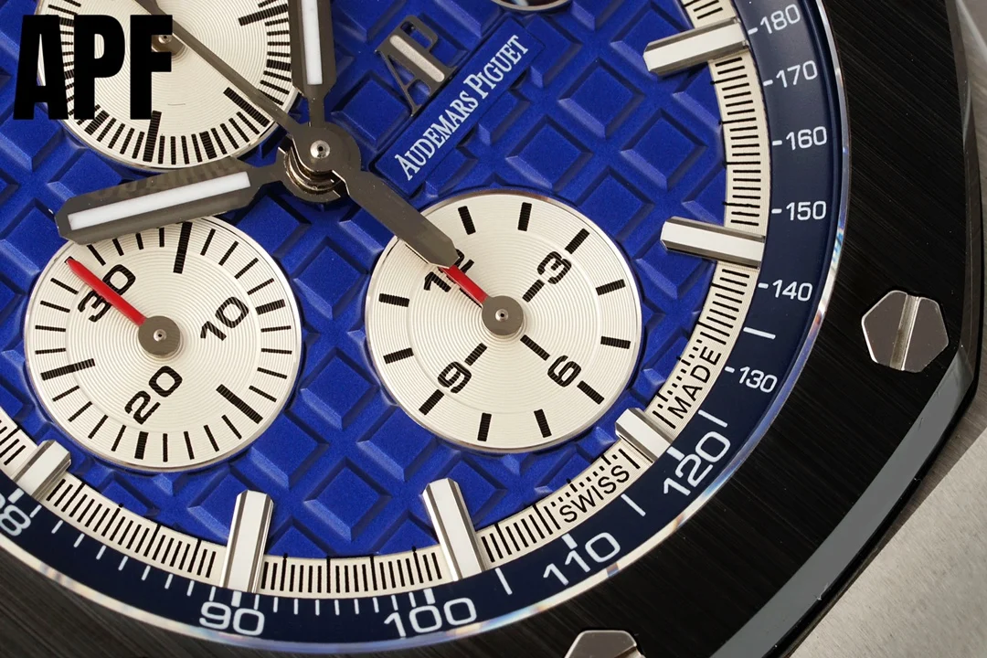 Audemars Piguet Royal Oak Offshore Ceramic 26470 42mm — photographed off the sweep