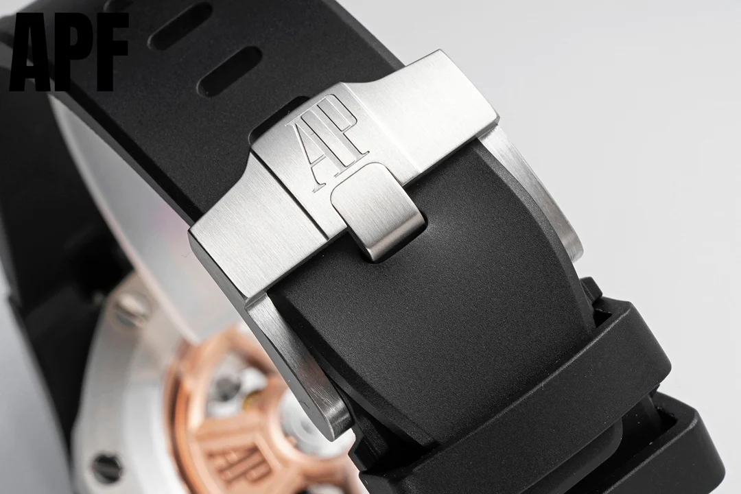 Audemars Piguet Royal Oak Offshore Ceramic 26470 42mm — photographed off the sweep